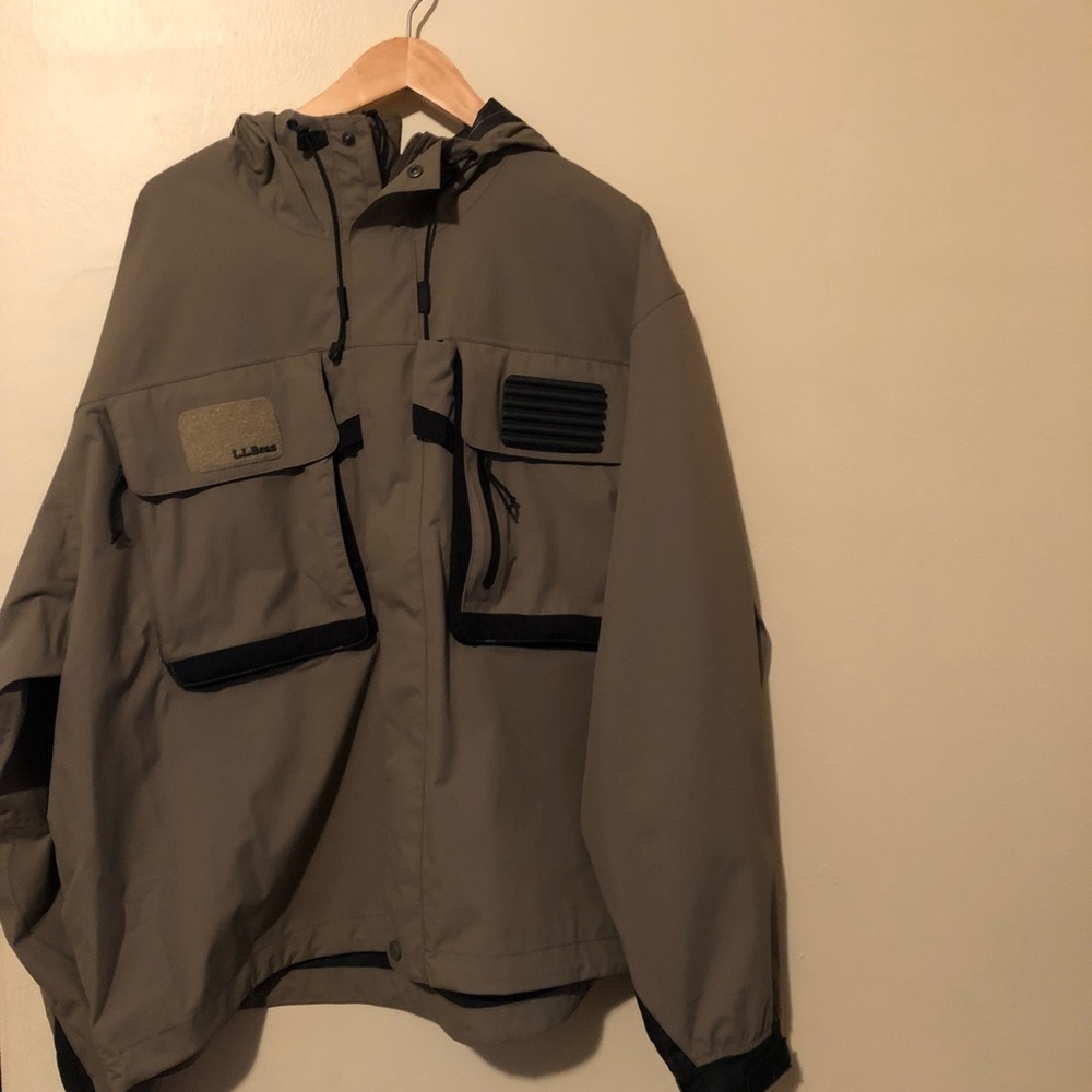 Men’s ash gray L.L Bean windbreaker jacket